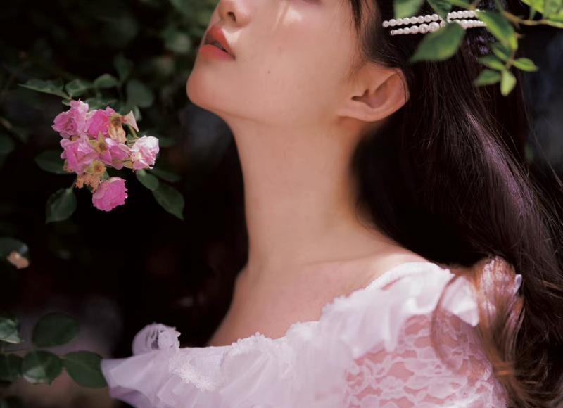 和女孩子聊天逗女孩子开心的话题 情商高的男生会聊这些