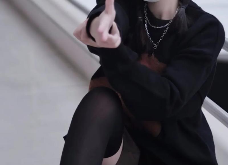 女友情绪太不稳定？教你应对她的极端表现，让你们恢复甜蜜