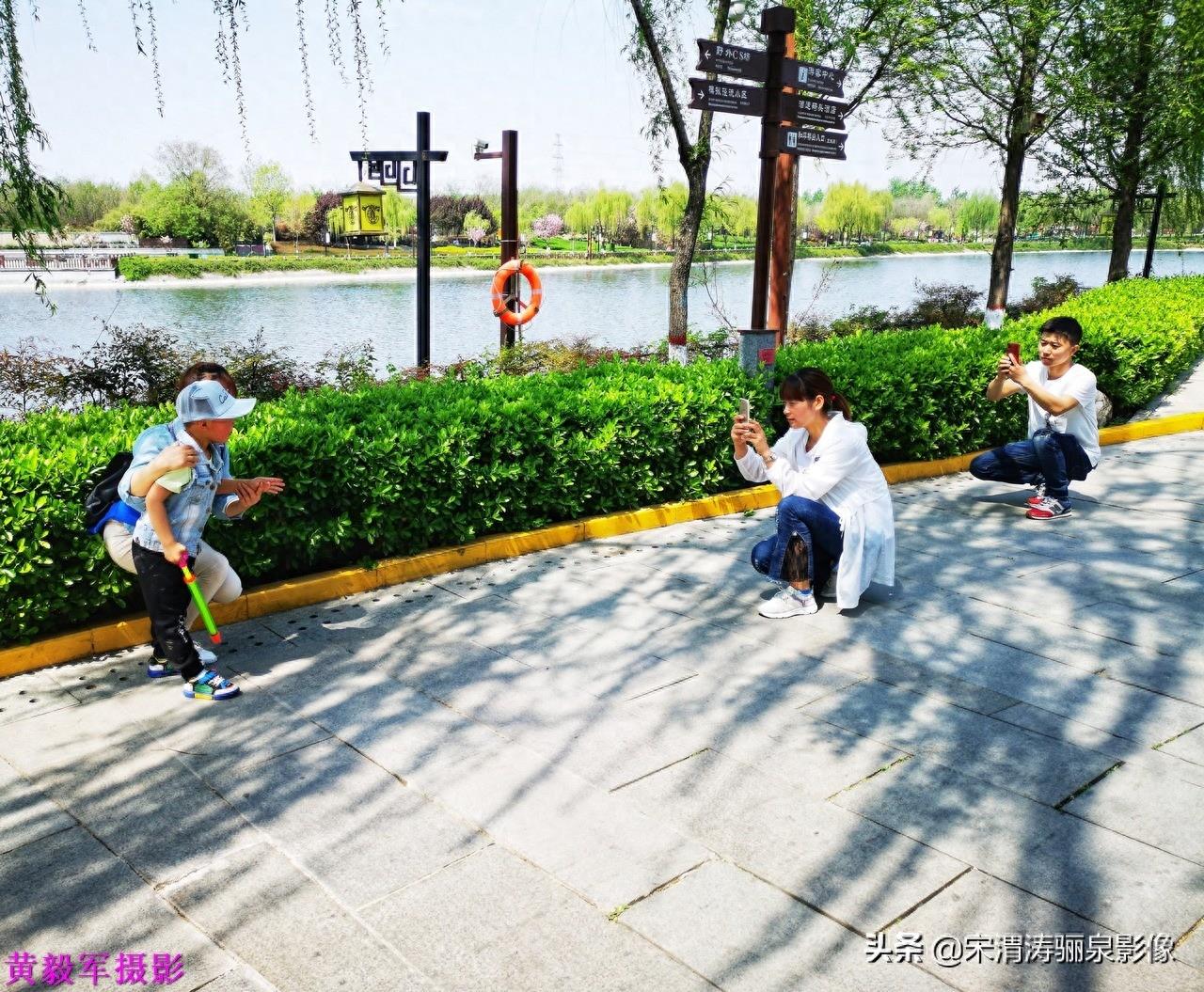 汉城湖公园位于陕西省西安市未央区，原为团结水库（古漕运明渠