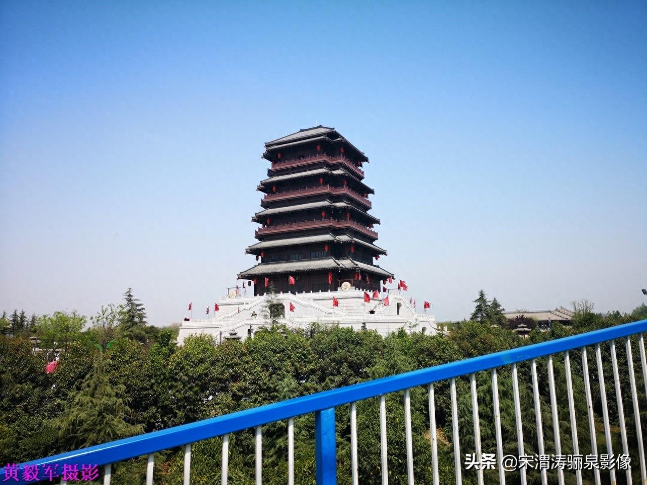 汉城湖公园位于陕西省西安市未央区，原为团结水库（古漕运明渠