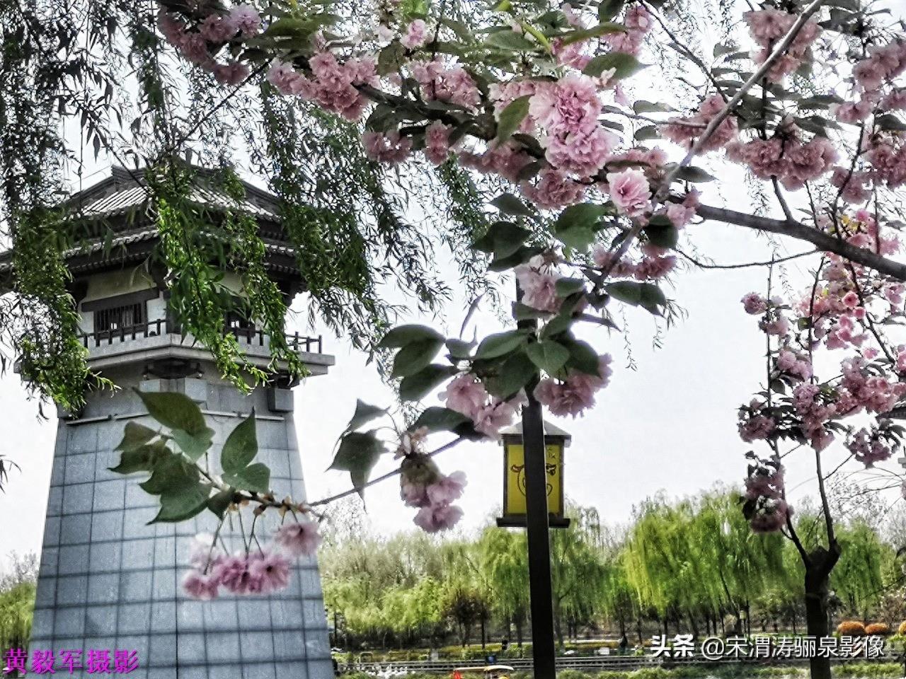 汉城湖公园位于陕西省西安市未央区，原为团结水库（古漕运明渠