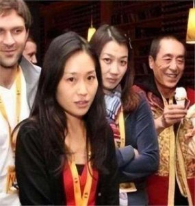 ​张艺谋试婚8年终分手，巩俐泪洒现场，自述内心真实感受