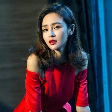 5岁学体操舞蹈，演戏14年零差评，今闪婚丈夫背景显赫