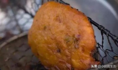 ​台州有一种香喷喷的小吃，叫做“泡虾”，松脆喷香，美味可口！