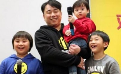 ​童星小小彬复出，16岁身材发福可爱不再，与爸爸小彬彬罕见同框