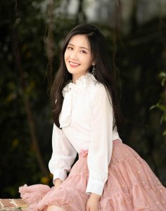 ​创3甜妹王艺瑾情史被扒！疑是张新成大学前任，颇多同款照引猜疑
