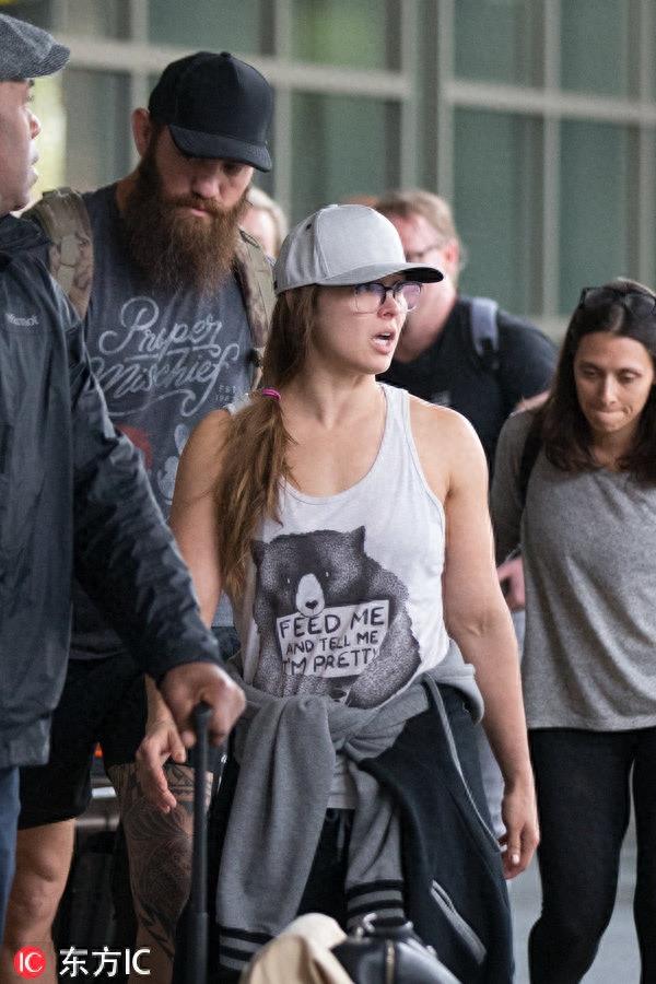 UFC女王也需要呵护 隆达-罗西在老公面前成了小公举