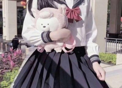 ​和女生聊天总是尬聊，该怎么办？