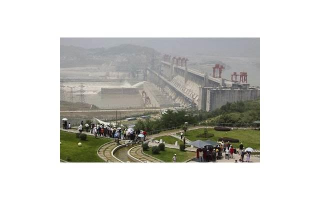 鍥炵ぜ鏄粠褰╃ぜ閲屾嬁鍚? title=