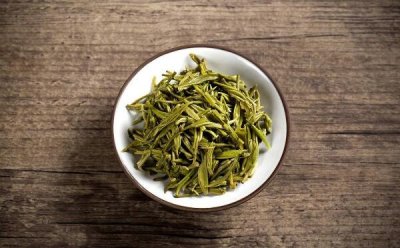 ​茶叶的妙用有哪些，茶叶洗头更柔顺（茶叶敷眼睛消眼袋）