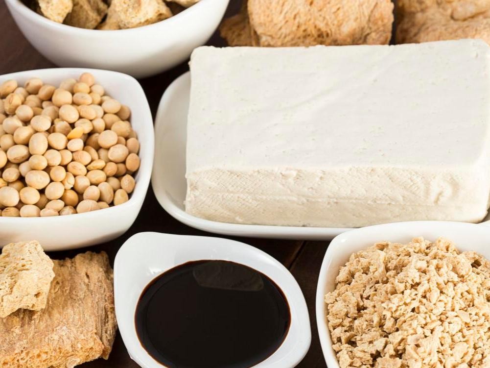 毛豆怎么变成圆的黄豆(黄豆和毛豆是一种东西吗)