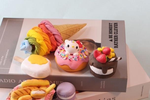 超轻粘土美食100种做法（甜甜圈超轻粘土教程图解）