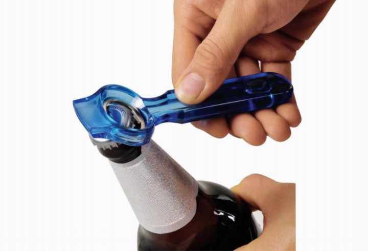 啤酒开瓶器原理（5种快速开啤酒瓶盖方法分享）