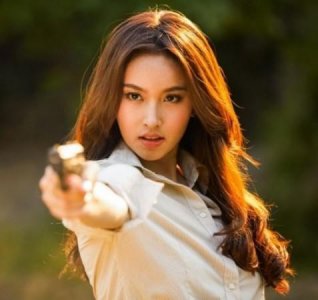 ​都是“变性人”, 金星只能算“成品”, 她才算是真正的“精品”