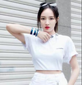 ​头发少又细又软适合什么发型，头发细软只能戴假发片