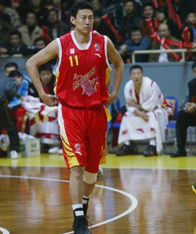 李楠生活状况怎么样？儿子已经2米19，在家妻子说了算！