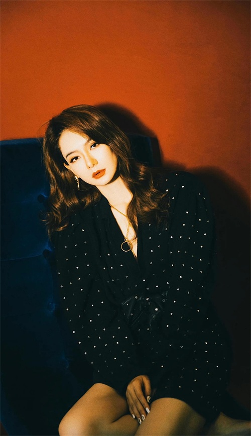 “霸气女王”“时尚达人”—— 戚薇