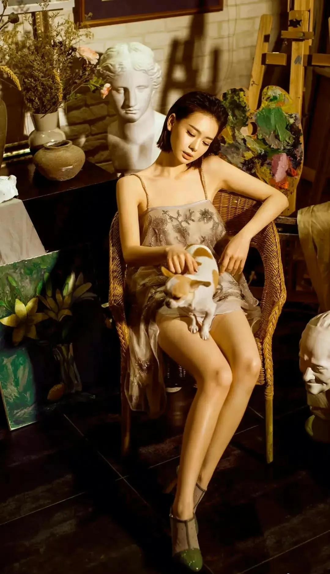 “霸气女王”“时尚达人”—— 戚薇