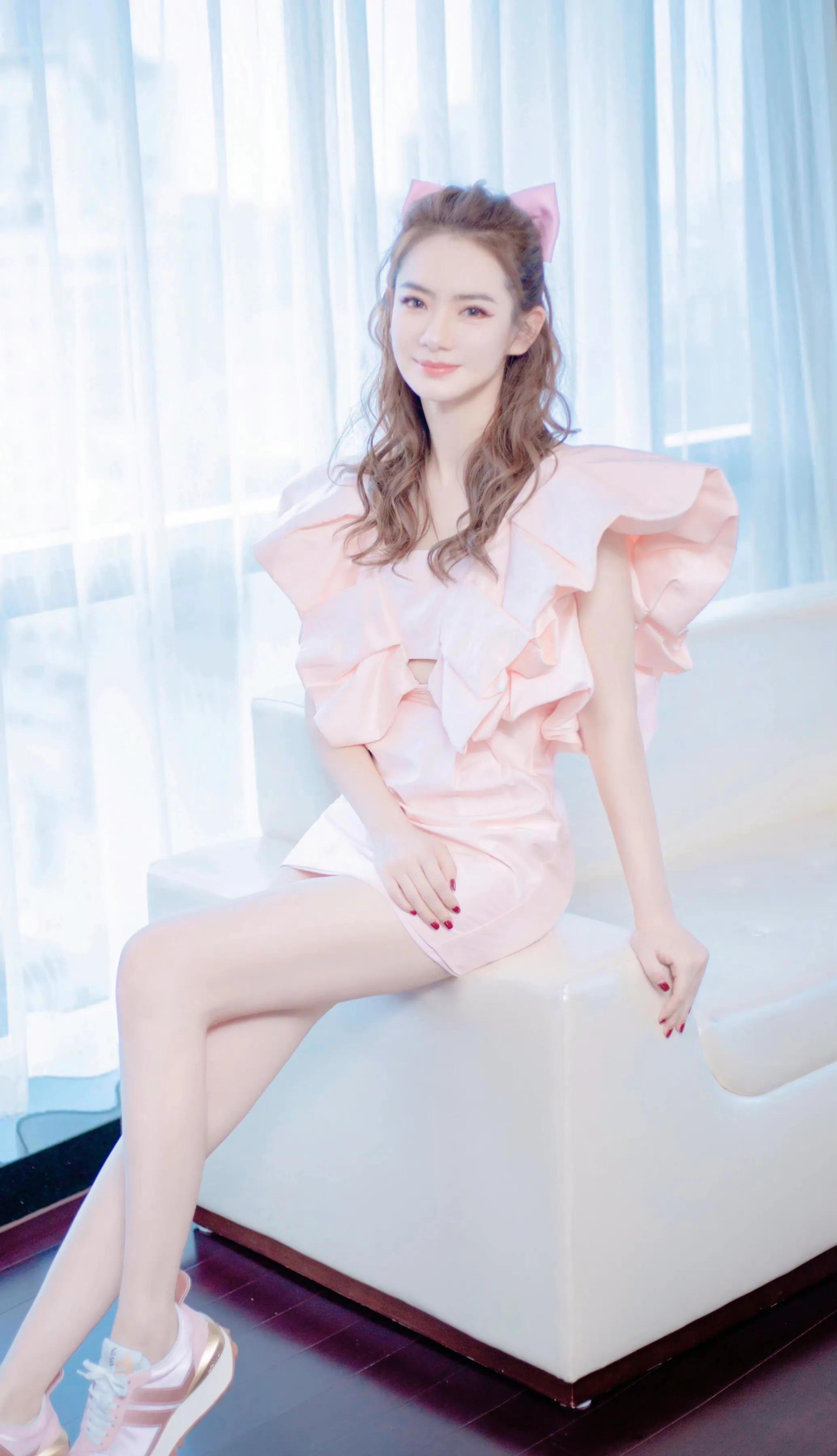 “霸气女王”“时尚达人”—— 戚薇