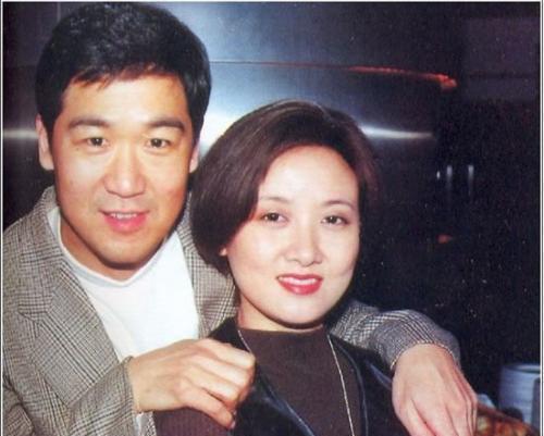 张国立前妻罗秀春,张国立老婆前妻(张国立前妻罗秀春年轻时的照片) 张国立前妻罗秀春,张国立老婆前妻(张国立前妻罗秀春年轻时的照片)