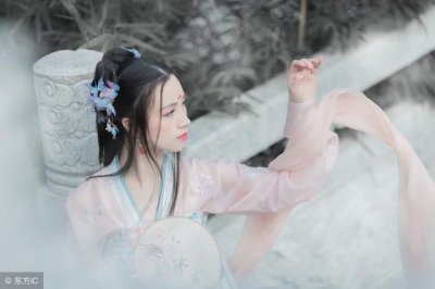 ​小说：小丫头魂穿古代，成女扮男装的太子，每一秒都过得胆战心惊