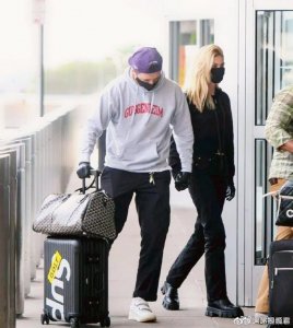 ​贝克汉姆的大公子布鲁克林自从和富二代女友妮可拉订婚后……