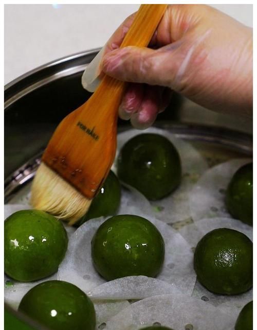 青团到底是应该冷着吃还是热了吃