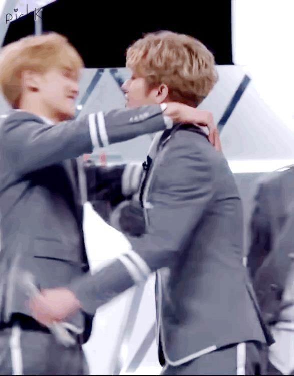 《偶像练习生》蔡徐坤朱正廷“坤廷”CP撒糖,好兄弟一起走吧