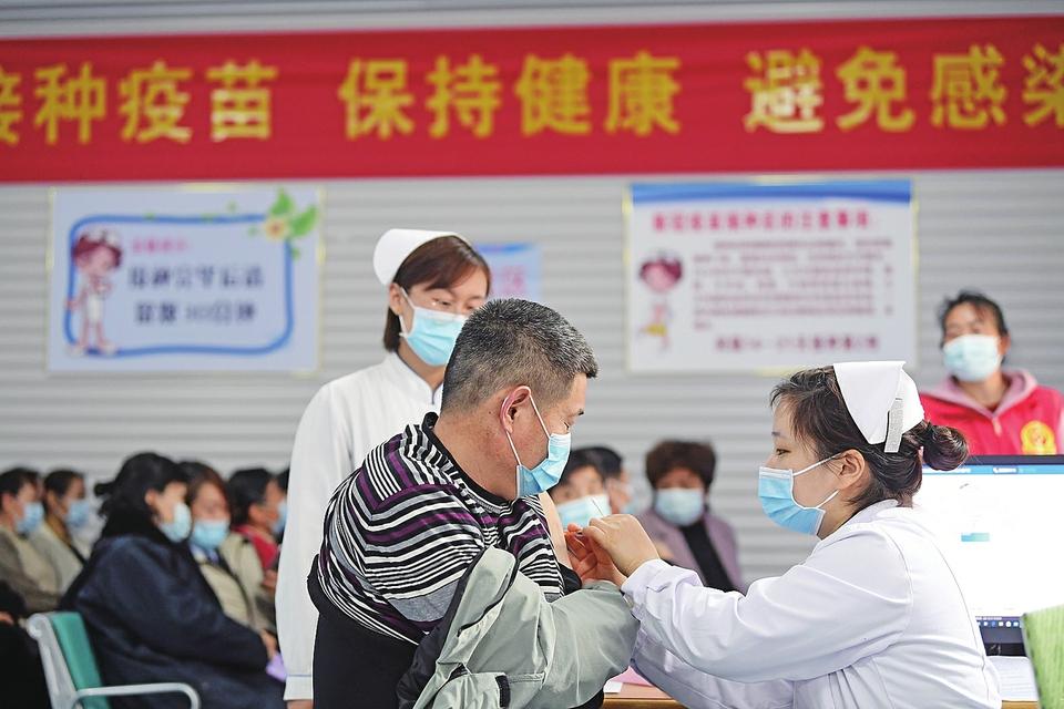 张文宏简介个人资料(张文宏又火了!他提出了3个新观点,可能会救很多人)