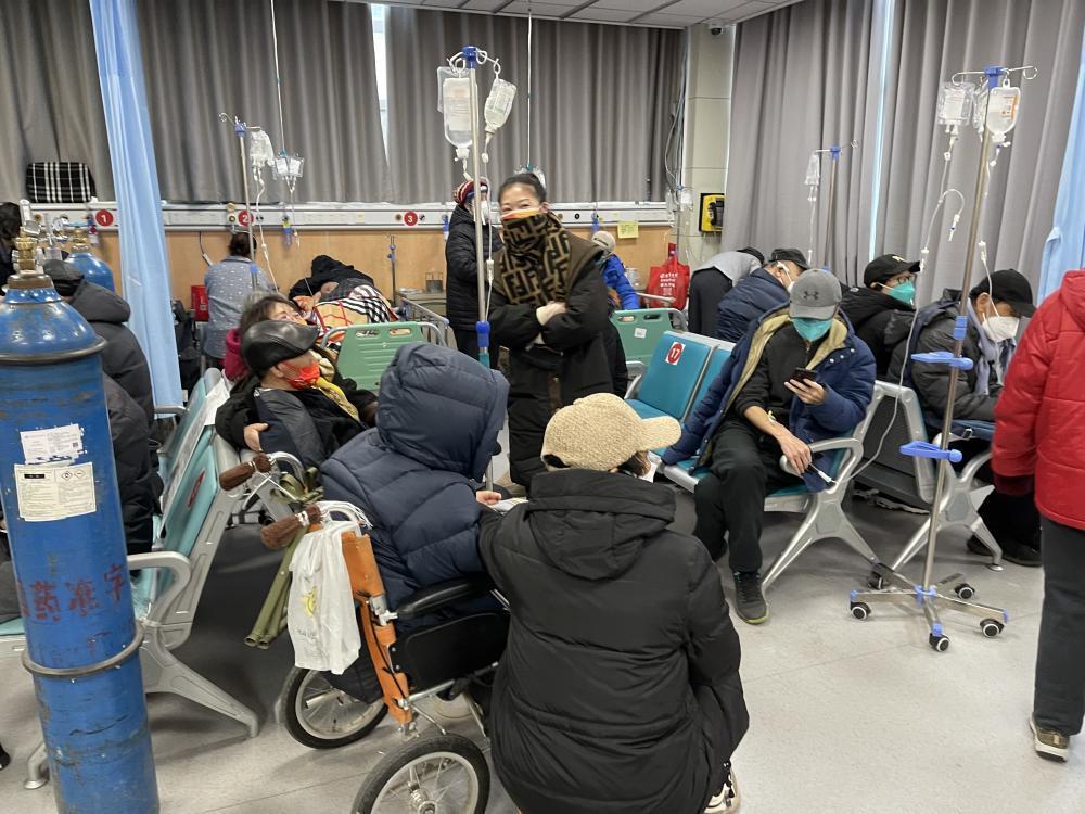 张文宏简介个人资料(张文宏又火了!他提出了3个新观点,可能会救很多人)