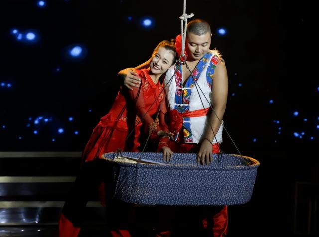 小黄飞的最新的二人转（二人转演员小黄飞）(4)