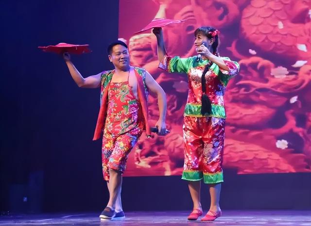 小黄飞的最新的二人转（二人转演员小黄飞）(3)