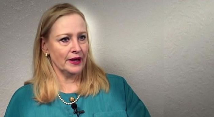 美国宇航局探测器着陆月球时曾探测到月球表面有3个飞碟存在