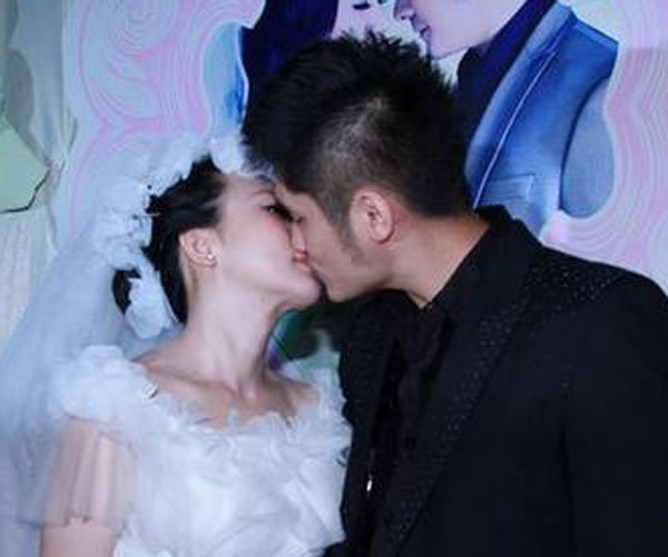 潘阳老公是谁 看中潘家实力的假富二代?