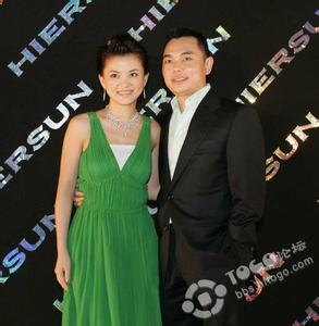 李厚霖现任妻子李佳薇结婚照资料 李厚霖为什么是伪富豪身价揭秘