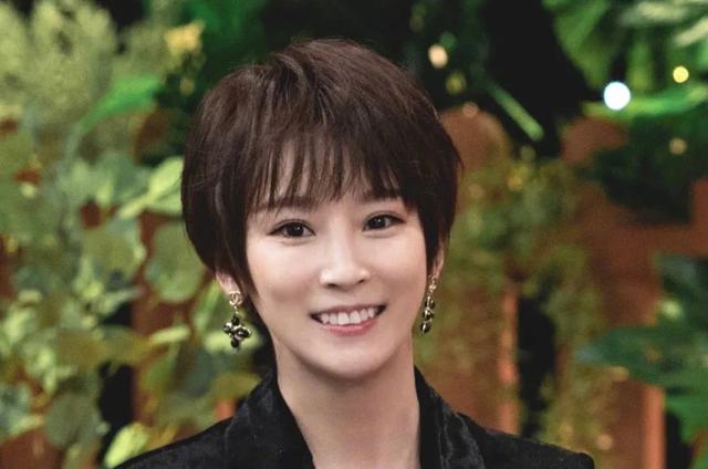 谢楠在微博晒出两个孩子的照(看似小女人的外表下)(6)