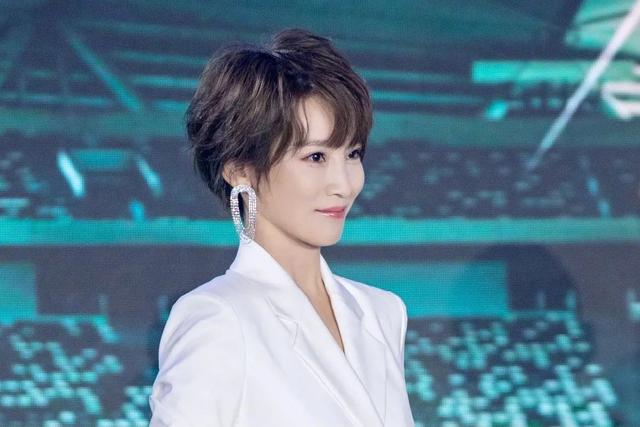 谢楠在微博晒出两个孩子的照(看似小女人的外表下)(8)