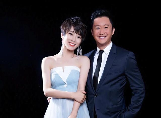 谢楠在微博晒出两个孩子的照(看似小女人的外表下)(9)