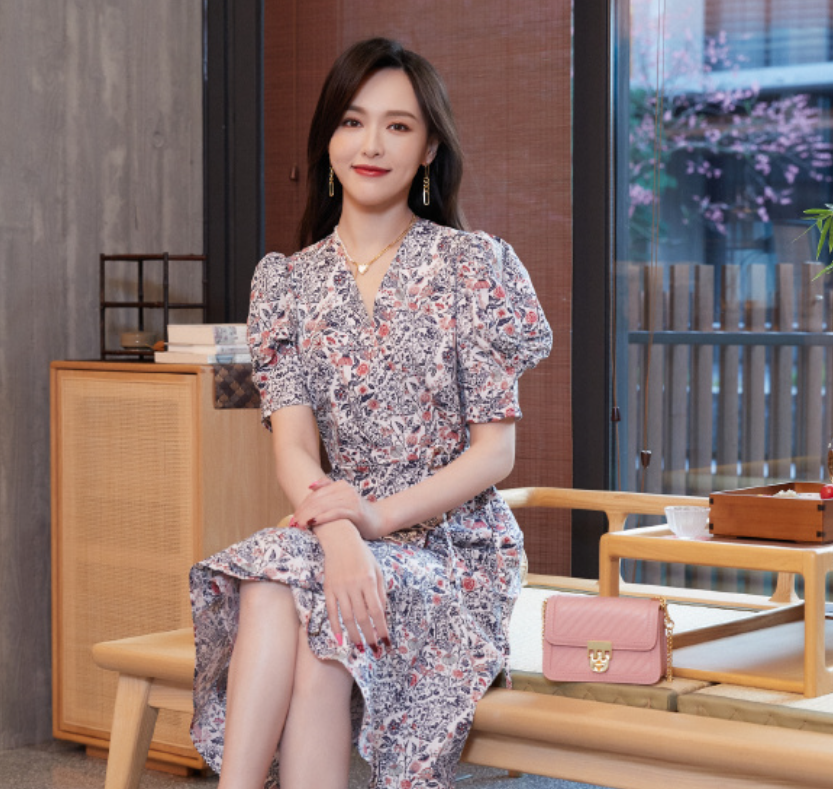 摆烂?唐嫣三个月没公开露面,只愿意待上海工作,被曝在备孕二胎