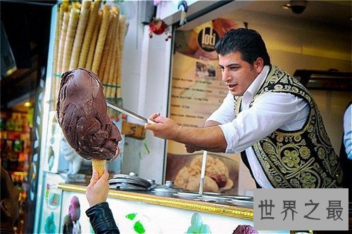 土耳其冰淇淋是什么样的 卖土耳其冰淇淋的小哥成网红