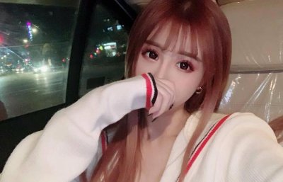 ​杨清柠跟毛宸宸拥吻，却意外暴露“情侣纹身”