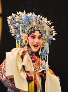 ​京剧艺术家，还活着的有哪些