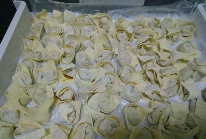 馄饨和抄手有啥区别