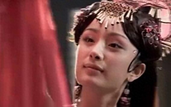 杨幂到底有没有整容，这些早年的剧照一不小心说了大实话！