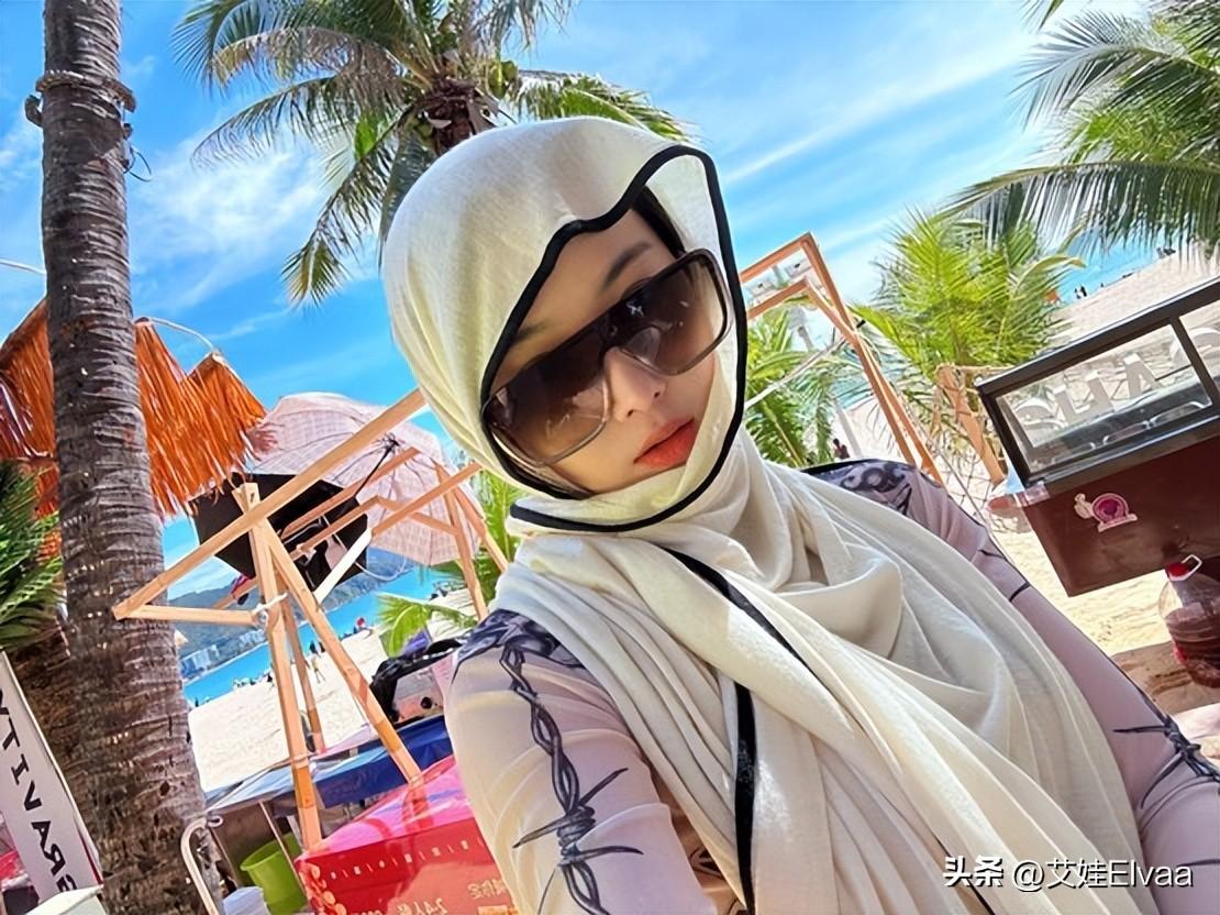 “军嫂”张馨予真嫁给爱情!海边度假穿着性感,老公镜头下似少女