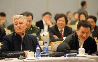 ​当众掌掴冯小刚！和周润发刘德华合照稳居C位，赵本山地位有多高