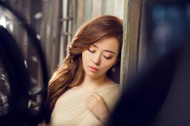 张靓颖与冯柯分家:人生所有捷径走到最后都得自己扛