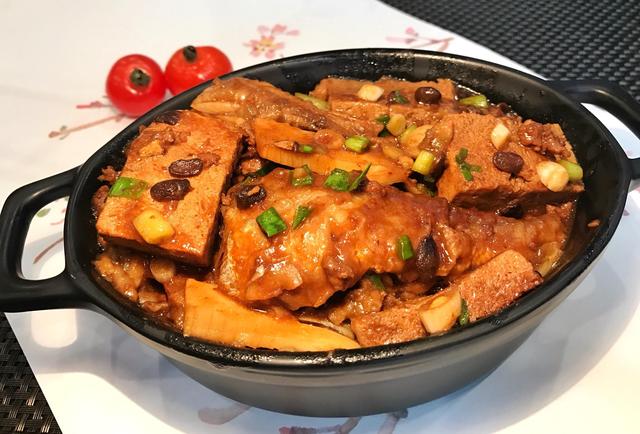 小黄鱼炖豆腐做法（学会这样做小黄鱼烧豆腐）(2)