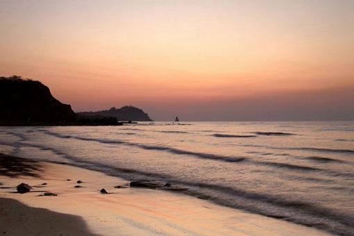 只争朝夕不负韶华的意思是什么？又出自哪里？