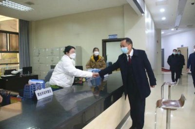 ​暖心鼓劲开新篇——怀化市检察院党组书记、检察长徐百坚带领班子成员节后慰问